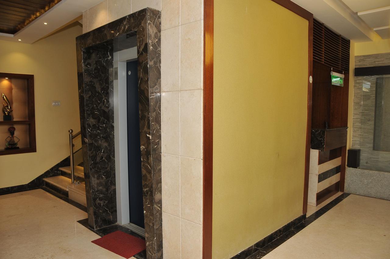 Hotel Pasupala Grand 阿纳恩塔普尔 外观 照片